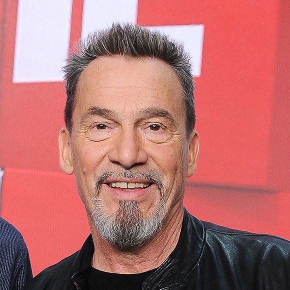 Les bonnes nouvelles s'enchainent pour Florent Pagny ! Si le chanteur qui a récemment combattu un cancer avec courage, il sort son 21e album "Grandeur nature" à la rentrée de septembre, suivi d'une grosse tournée Le retour des 65 ans 

Exclusif - Florent Pagny - Enregistrement de l'émission Vivement dimanche au studio Gabriel à Paris, présentée par M.Drucker et diffusée sur France 3.
© Guillaume Gaffiot / Bestimage