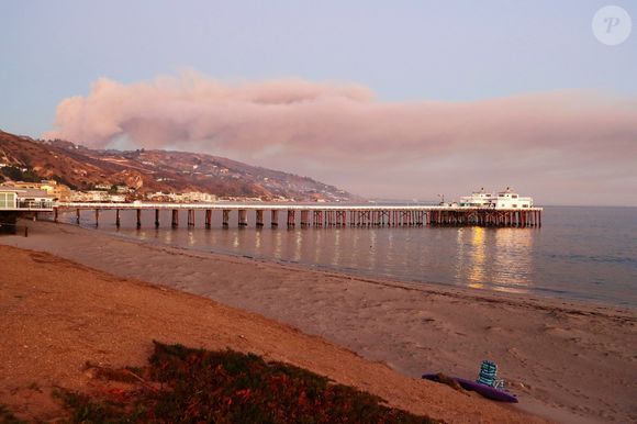 Vues générales de la Pacific Coast Highway et de ce qui reste du restaurant Moonshadows après les incendies dans la région de Los Angeles 



Photo : Malibu PCH