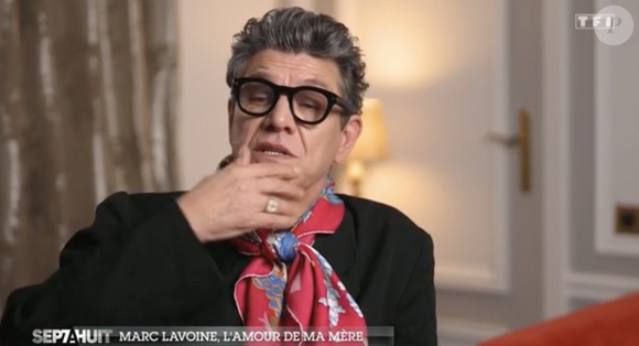 Le 15 janvier prochain, le chanteur publiera aux éditions Fayard un livre intitulé  "Quand arrivent les chevaux". 

Marc Lavoine se confie sur la douleur de la perte de sa maman