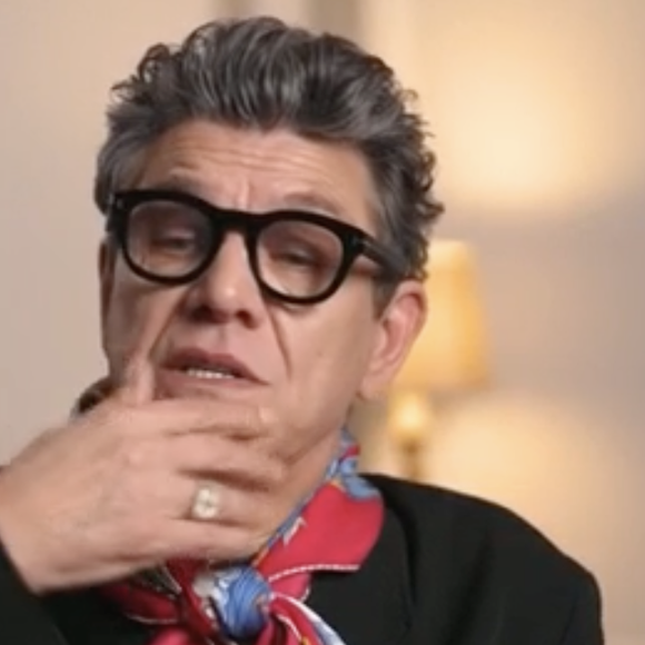 Le 15 janvier prochain, le chanteur publiera aux éditions Fayard un livre intitulé  "Quand arrivent les chevaux". 

Marc Lavoine se confie sur la douleur de la perte de sa maman