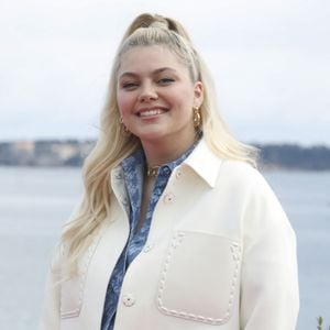 Louane Emera - Photocall de la série "Visions" lors de la 5ème saison du festival International des Séries "Canneseries" à Cannes, France, le 3 avril 2022. © Denis Guignebourg/Bestimage