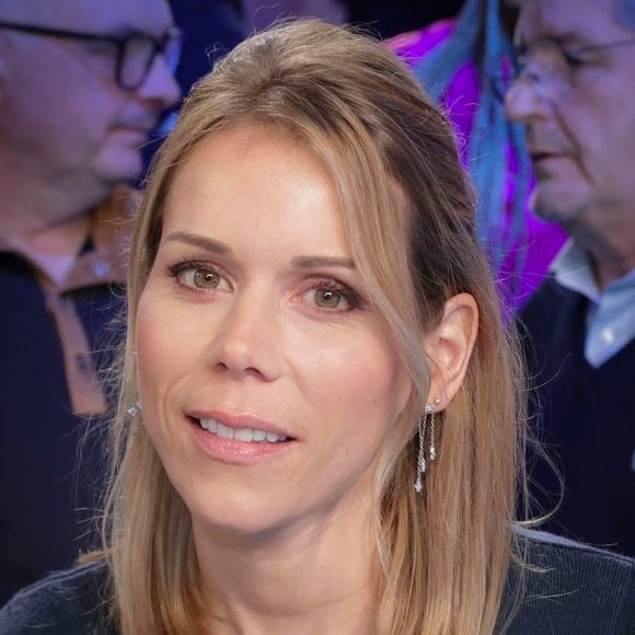Tiphaine Auzière pésente chaque semaine dans TPMP pour une chronique de droit - Exclusif - Tiphaine Auzière sur le plateau de l'émission "Touche pas à mon poste" (TPMP) diffusée en direct sur C8 le 19 décembre 2024 

© Jack Tribeca / Bestimage