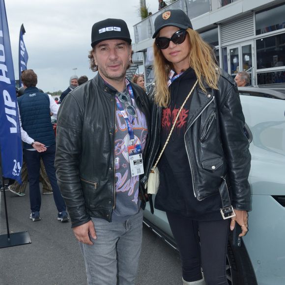 Michaël Youn et sa compagne Isabelle Funaro lors des "24H du Mans 2024", le 15 juin 2024.
© Rachid Bellak/Bestimage