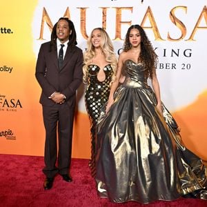 et le rappeur américain a décidé de ne pas faire profil bas, tout en montrant qu'il peut compter sur le soutien de sa famille

Jay-Z, Beyonce et leur fille Blue Ivy lors de la première de "Mufasa" le 9 décembre 2024 à Hollywood