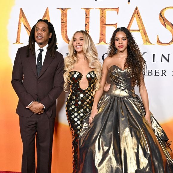 et le rappeur américain a décidé de ne pas faire profil bas, tout en montrant qu'il peut compter sur le soutien de sa famille

Jay-Z, Beyonce et leur fille Blue Ivy lors de la première de "Mufasa" le 9 décembre 2024 à Hollywood