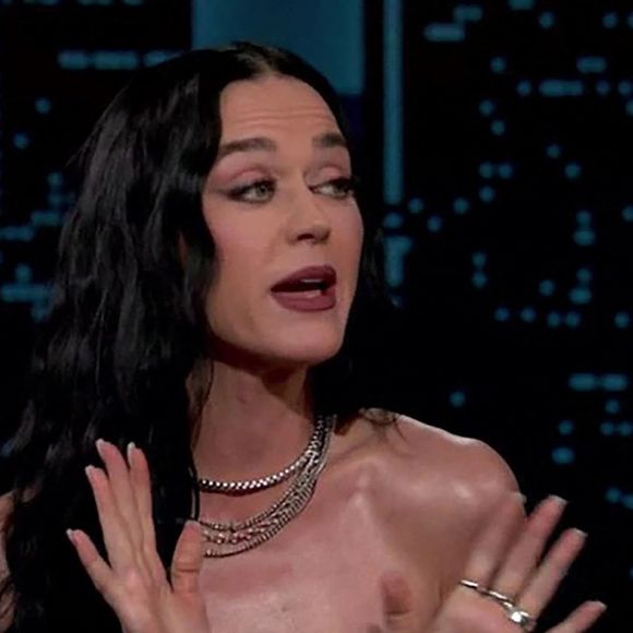 Lauren Sánchez, journaliste et fiancée de Jeff Bezos, a réuni cette équipe composée de plusieurs femmes et a exprimé son enthousiasme et son honneur de s'engager "dans une mission qui élargira leur perspective sur la Terre".

Katy Perry sur le plateau de l'émission "Jimmy Kimmel Live!" à Los Angeles, le 30 janvier 2025 © Backgrid UK/ Bestimage