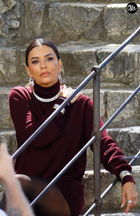 L’actrice a profité d’un repas discret avant d’échanger avec les personnes présentes et de poser pour quelques photos.

Exclusif - Eva Longoria est en shooting photo à Saint-Paul-de-Vence pour les bijoux APM le 24 mai 2026. Photo par Agence / Bestimage