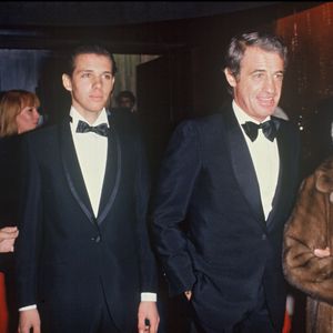 Suite au décès de son oncle Alain à 93 ans, Paul Belmondo a souhaité rendre hommage au frère de son papa Jean-Paul mais aussi à son cher ami Charles Gérard, qu'il considérait également comme un membre de sa famille.

Archives : Charles Gérard et Jean-Paul Belmondo @AGENCE / BESTIMAGE