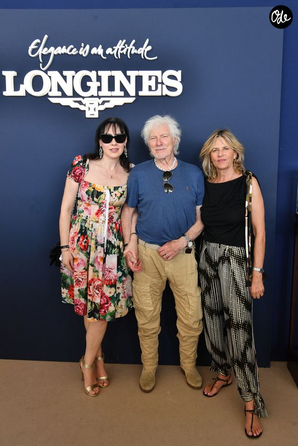Exclusif - Hugues Aufray, sa femme Murielle et Virginie Coupérie-Eiffel dans l’espace VIP “le Pavillon Eiffel,” lors de la 12ème édition Longines Paris Eiffel Jumping au pied de la Tour Eiffel sur le Champ-de-Mars à Paris, France le 20 juin 2026

© Perusseau / Veeren / Bestimage