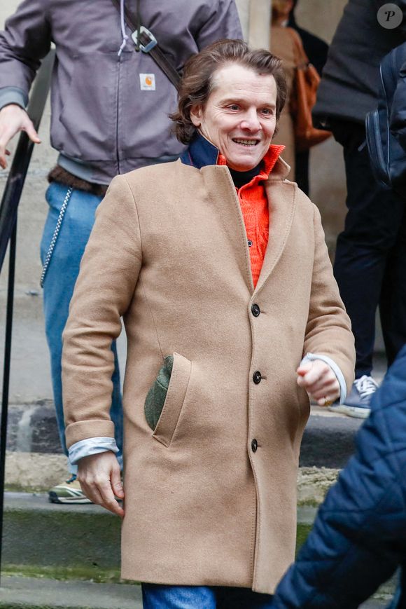 Bénabar (Bruno Nicolini) à la sortie des obsèques de Jean-Luc Petitrenaud en l'église Saint-Pierre-du-Gros-Caillou à Paris, France, le 17 janvier 2025. © Christophe Clovis/Bestimage