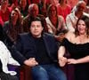 Exclusif - Michèle Bernier et ses enfants Charlotte et Enzo Gaccio lors de l'enregistrement de l'émission "Famille je vous aime" présentée par M. Drucker et qui sera diffusée le 13 juin 2025 sur France 3, aux Studios rive gauche à Paris, France, le 14 avril 2025. © Clovis-Gaffiot/Bestimage
Tout au long de sa carrière, Michel Drucker a interviewé les parents de ses invités pour comprendre leur parcours. Il a tissé des liens avec chacune de leur famille. Voilà comment est née l'idée de " Famille je vous aime ".
Cette émission diffusée en prime time sur France 3, entre la Fête des Mères et la Fête des Pères, a pour thème principal la transmission.
La famille a toujours inspiré les artistes que ce soit en chanson ou en humour. Gad Elmaleh, le parrain de cette première émission sera accompagné de Régine et David, ses parents. Il y aura également Dany Brillant, Anne Roumanoff, Roman Doduick et leur maman, Michèle Bernier, Laurent Voulzy, Gérard Lanvin, Louis Chedid, Michel et Beatrice Leeb et leurs enfants, mais aussi David Hallyday et Olivier de Benoist dont les récents spectacles abordent ce sujet.
Entre émotion et fous rires, nous n'avons pas fini d'aimer ces drôles de Familles !