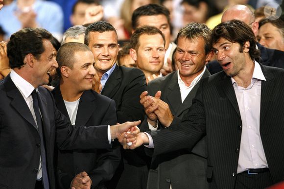 Nicolas Sarkozy, Faudel, Richard Virenque, Edgard Grospiron, Patrice Martin, Christophe Dominici lors du meeting de Sarkozy à Paris Bercy, le 29 avril 2007. Photo par Bisson-Taamallah-Orban/ABACAPRESS.COM"