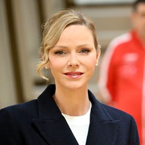 Charlène de Monaco a inauguré une plaque au stade Louis-II en hommage à Mireille Calmes.

La princesse Charlene de Monaco a rendu hommage à la présidente et fondatrice de Special Olympics Monaco en baptisant un gymnase scolaire du Stade Louis II de son nom, Mireille Calmes. © Bruno Bebert/Bestimage