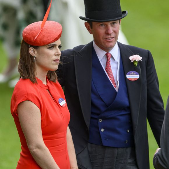 Les deux publications ont suscité de nombreuses félicitations, les internautes se disant déjà sous le charme de la petite fille.

La princesse Eugenie d'York et son mari Jack Brooksbank lors de la cinquième journée du meeting hippique de Royal Ascot, à Ascot (Royaume-Uni), le 21 juin 2025.

© Zuma Press / Bestimage