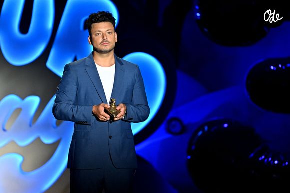 L’émission sera diffusée à partir de 21h10 sur TF1.

Kev Adams durant l'enregistrement de la première soirée de "L'humour à la plage" pour la 3ème édition du festival de Juan les Pins à la pinède Gould le 26 juin 2026. © Bebert-Tribeca/Bestimage