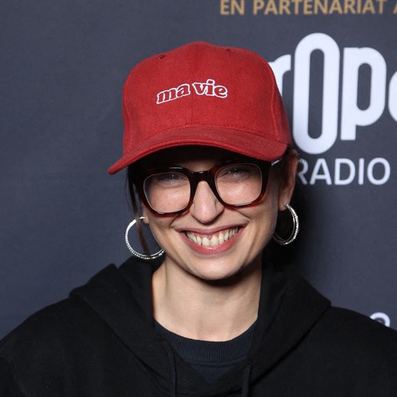 La coach vocale de La Star Academy a été entendue par la police début avril 2026.

Lucie Bernardoni participe à la Pop Up Influence Party organisée par Aurelien Cassirame, à Paris, le 02 février 2025 à Paris, France. Photo by Jerome Domine/ABACAPRESS.COM