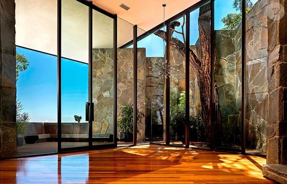La maison Wolff, construite en 1961 dans les hauteurs d’Hollywood Hills à Los Angeles.