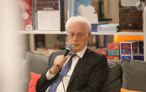 Lionel Jospin lors d'une discussion autour de son livre "Un temps troublé" à la librairie Le Divan à Paris le 13 octobre 2020. © Panoramic / Bestimage