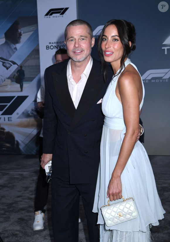 Brad Pitt et Ines de Ramon assistent à la première mondiale du film Apple Original Films 'F1 : The Movie' à Times Square à New York. Le 16 juin 2025. © Photo Image Press via ZUMA Press Wire