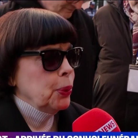Mireille Mathieu lors des obsèques du 7 janvier 2026 à Saint-Tropez
