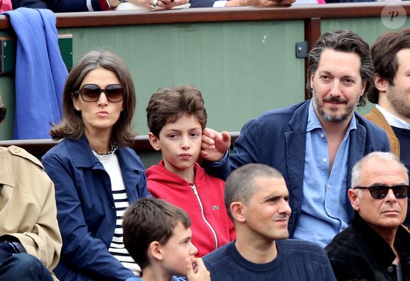 Guillaume Gallienne avec sa femme Amandine et leur fils Tado dans les tribunes de la finale homme des internationaux de France de Roland Garros à Paris le 5 juin 2016. © Moreau-Jacovides / Bestimage