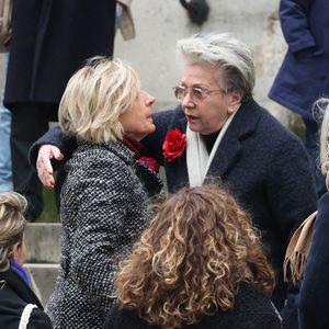 Evelyne Dheliat et Françoise Laborde arrivent à la cérémonie des obsèques de Catherine Laborde à l'église Saint-Roch à Paris, France, le 6 février 2025. Photo par Jerome Domine/ABACAPRESS.COM