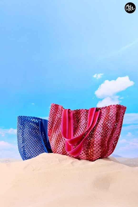Au moment de boucler les bagages, le choix des essentiels de beauté pour la plage devient une priorité.