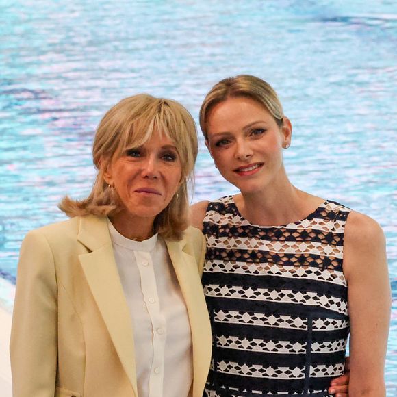 La princesse Charlène de Monaco et la Première Dame française Brigitte Macron lors d'un Water Safety Day de la Fondation Princesse Charlène de Monaco à la piscine du Stade Louis II de Monaco, le 8 juin 2025. © Claudia Albuquerque/Bestimage