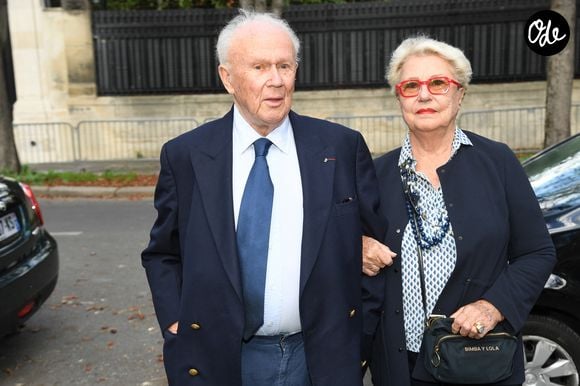 Côté vie privée, le créateur des "Grosses Têtes" avait épousé Colette Sauvage en 1953.

Philippe Bouvard et sa femme Colette arrivent à l'enregistrement de l'émission "Vivement Dimanche" au Studio Gabriel à Paris.

© Giancarlo Gorassini / Bestimage