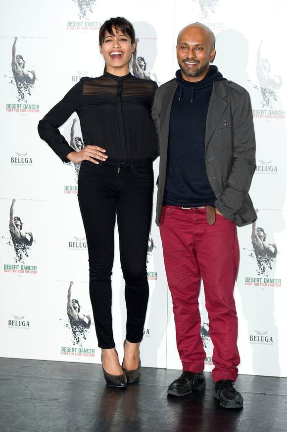 Freida Pinto et Akram Khan - Photocall de "Desert Dancer" au théâtre Sadler's Well de Londres le 9 octobre 2012.
Crédit : AGENCE / BESTIMAGE