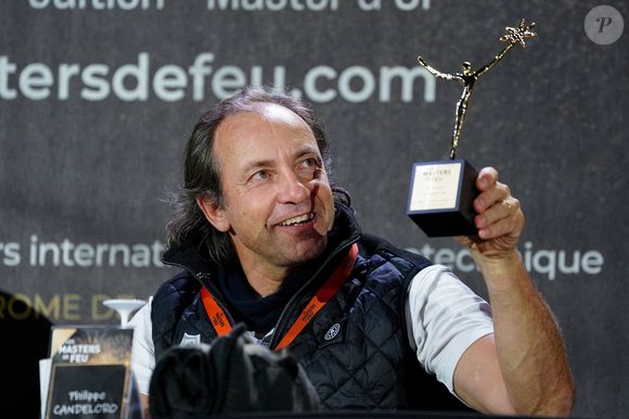Philippe Candeloro - Édition 2025 des Masters de Feu - Concours international d'art pyrotechnique à l'Hippodrome de Compiègne le 20 septembre 2025. Chaque année, depuis 2016, les meilleurs artificiers internationaux se donnent rendez-vous à Compiègne pour s'affronter lors d'une seule et même soirée.
© Anne-Sophie Guebey / Bestimage