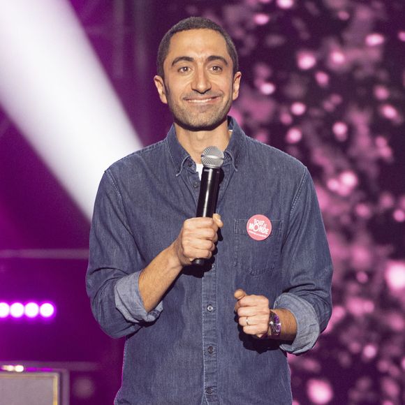 Exclusif - Jimmy Mohamed - Enregistrement de l'émission "Tout le monde chante contre le cancer" au Cirque Phénix à Paris, présentée par J.Anthony et E.Gossuin et diffusée le 4 janvier sur W9 © C.Clovis-P.Perusseau / Bestimage