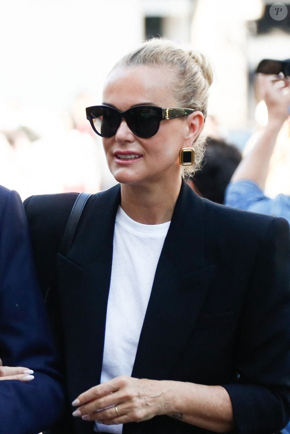 Laeticia Hallyday - Arrivées aux obsèques de Philippe Labro en l'église de Saint-Germain-des-Prés à Paris le 13 juin 2025. © Dominique Jacovides - Christophe Clovis / Bestimage