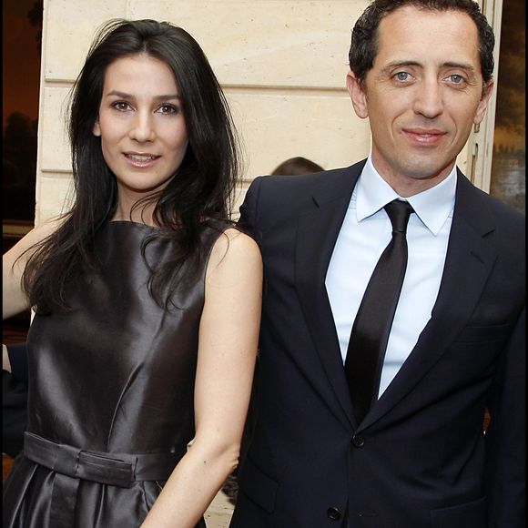 Marie Drucker et Gad Elmaleh à la remise des insignes d'officier dans l'ordre national du mérite à l'Élysée ©RINDOFF-GUIREC / BESTIMAGE