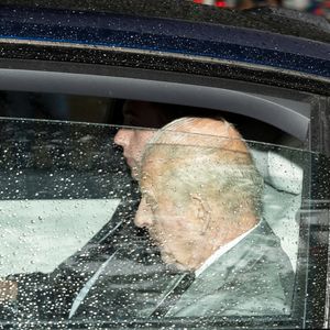 Le roi Charles arrive à Clarence House, à Londres, Royaume-Uni, le 10 septembre 2025. Buckingham Palace a confirmé que le roi avait pris un thé privé avec son fils, le duc de Sussex, lors d'une visite de la résidence royale qui a duré environ 50 minutes. © The Sun/News Licensing/ABACA