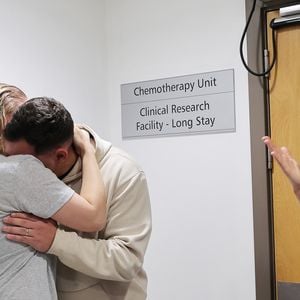 La princesse de Galles (Catherine Kate Middleton, princesse de Galles) visite le Christie NHS Foundation Trust, pour mettre en évidence le pouvoir de guérison des soins holistiques, parallèlement aux soins cliniques, pour les personnes vivant avec et au-delà du cancer, à Manchester, au Royaume-Uni, le 4 juin 2026.

© Andy Stenning/WPA-Pool/ Julien Burton / Bestimage