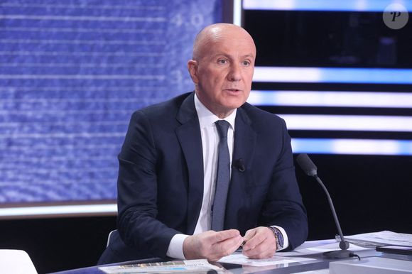Il dénonce une gestion maladroite et une perte financière pour France Télévisions après la revente du programme.

Dominique Rizet présente Affaire Suivante sur BFMTV à Paris, France, le 16 Mars 2025. Photo par Jerome Domine/ABACAPRESS.COM