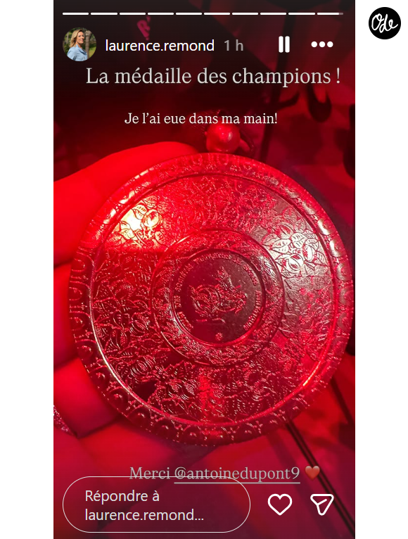 Dans sa story Instagram, elle s'est affichée près du bouclier de Brennus et n'a pas masqué sa joie de tenir la "médaille des champions" dans ses mains.

Laurence, la mère d'Iris Mittenaere, dans les coulisses de la victoire du Stade Toulousain