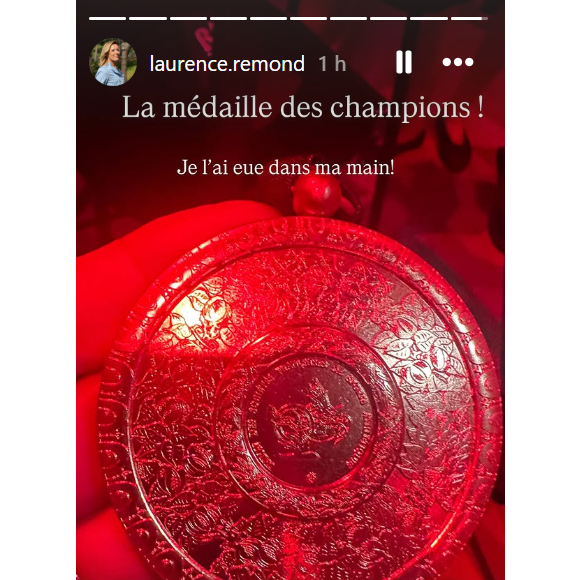 Dans sa story Instagram, elle s'est affichée près du bouclier de Brennus et n'a pas masqué sa joie de tenir la "médaille des champions" dans ses mains.

Laurence, la mère d'Iris Mittenaere, dans les coulisses de la victoire du Stade Toulousain