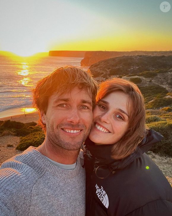 Avec son compagnon Romain Laulhé

Camille Lou et son chéri sur Instagram.