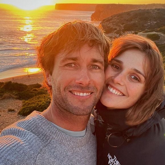 Avec son compagnon Romain Laulhé

Camille Lou et son chéri sur Instagram.