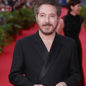 Nos confrères précisent que Guillaume Gallienne "voyage régulièrement" de ce côté là du globe pour rendre visite à son fils.

Guillaume Gallienne
La 39e édition du festival du film romantique de Cabourg, samedi 14 juin 2025. © Christophe Aubert via Bestimage