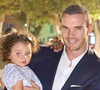 Dans un long message publié en commun avec Oliver, elle explique que leur histoire prend un nouveau tournant.

Wafa avec son compagnon Oliver et leur petite fille Jenna à Saint-Tropez, le 26 juin 2019 Instagram