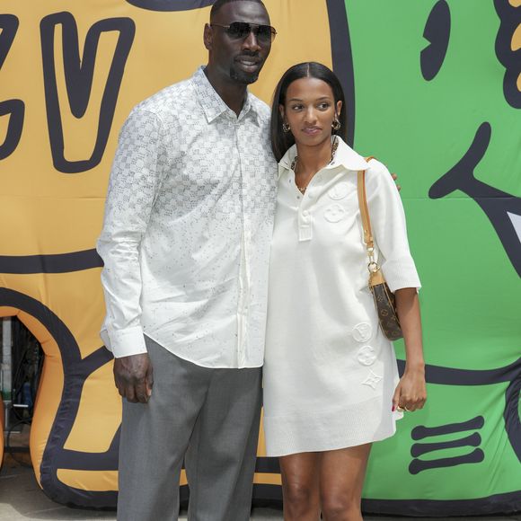 Omar Sy et sa fille Selly Sy - Photocall du défilé de mode Hommes "Louis Vuitton" Prêt-à-porter Printemps-Été 2023 au Musée du Louvre à Paris. Le 23 juin 2022
© Olivier Borde / Bestimage