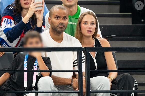 Tony Parker avec sa compagne Agathe Teyssier - Les célébrités assistent aux épreuves de Gymnastique artistique féminine, finale du concours général lors des Jeux Olympiques de Paris (JO) au Palais omnisports Bercy Arena, à Paris, France. © Jacovides-Perusseau/Bestimage