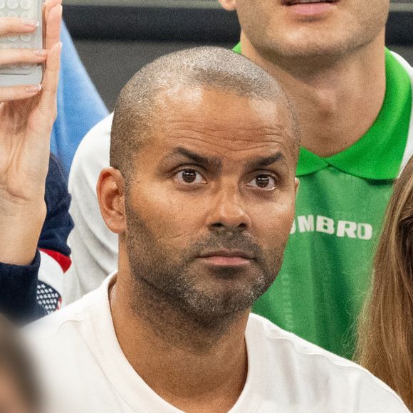 Tony Parker avec sa compagne Agathe Teyssier - Les célébrités assistent aux épreuves de Gymnastique artistique féminine, finale du concours général lors des Jeux Olympiques de Paris (JO) au Palais omnisports Bercy Arena, à Paris, France. © Jacovides-Perusseau/Bestimage