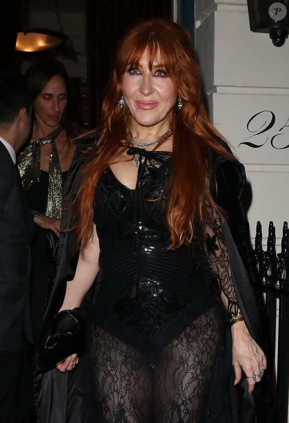 Charlotte Tilbury - Les célébrités quittent le club Oswald's après avoir célébré le 50ème anniversaire de V.Beckham à Londres, le 20 avril 2024. 
Crédit : AGENCE / BESTIMAGE