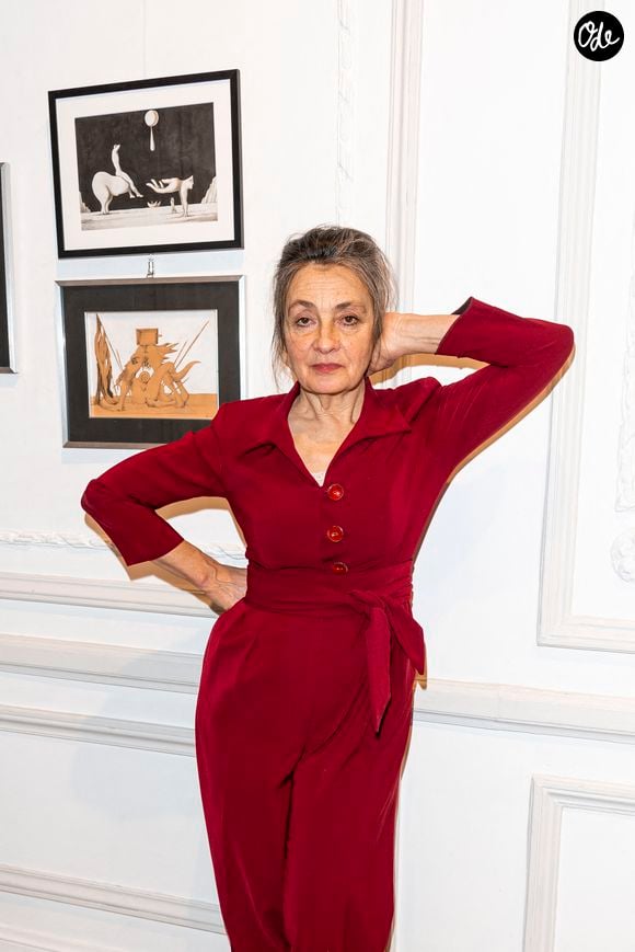 Exclusif - Catherine Ringer - Vente des oeuvres de l'artiste Sam Ringer, père de la chanteuse Catherine Ringer, à Paris chez Bonhams Cornette de Saint-Cyr le 23 mars 2023. © Pierre Perusseau / Bestimage