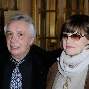 Michel Sardou et son épouse Anne-Marie assistent à la cérémonie de remise des prix à Jean-Paul Goude et Jean-Marie Perier au siège du ministère de la Culture, à Paris, France, le 8 février 2012. Photo par Alban Wyters/Abaca