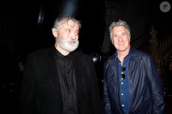 Durant l'entretien, l'acteur a fondu en larmes en évoquant le décès de son ami, le sculpteur Michel Bassompierre.

Exclusif -Michel Bassompierre et François Cluzet lors de la visite de l'exposition Les Géants des Glaces de M.Bassompierre au musée océanographique de Monaco le 10 avril 2024.
© Claudia Albuquerque / Bestimage